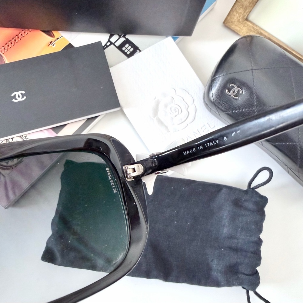 Chanel CC Logo Ribbon‎ Black Acetate Oversized Sunglasses - Picture 4 of 9